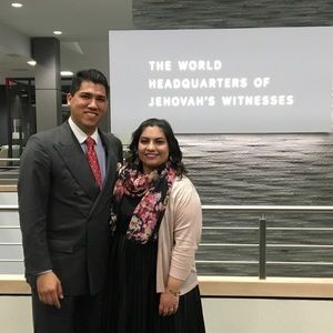 Meet your Posher, Cesar